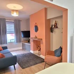 Sutherland St - 2 Bed With Free Parking Holiday home York